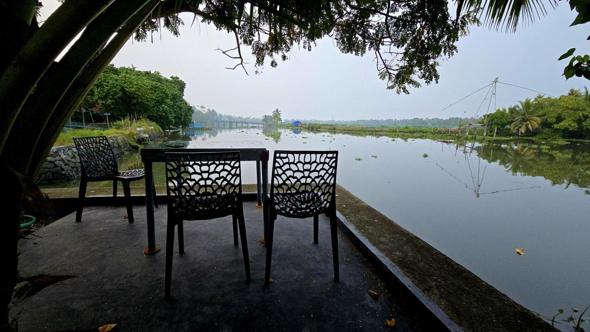 Pradeep'S Backwater Villa Kochi Екстер'єр фото